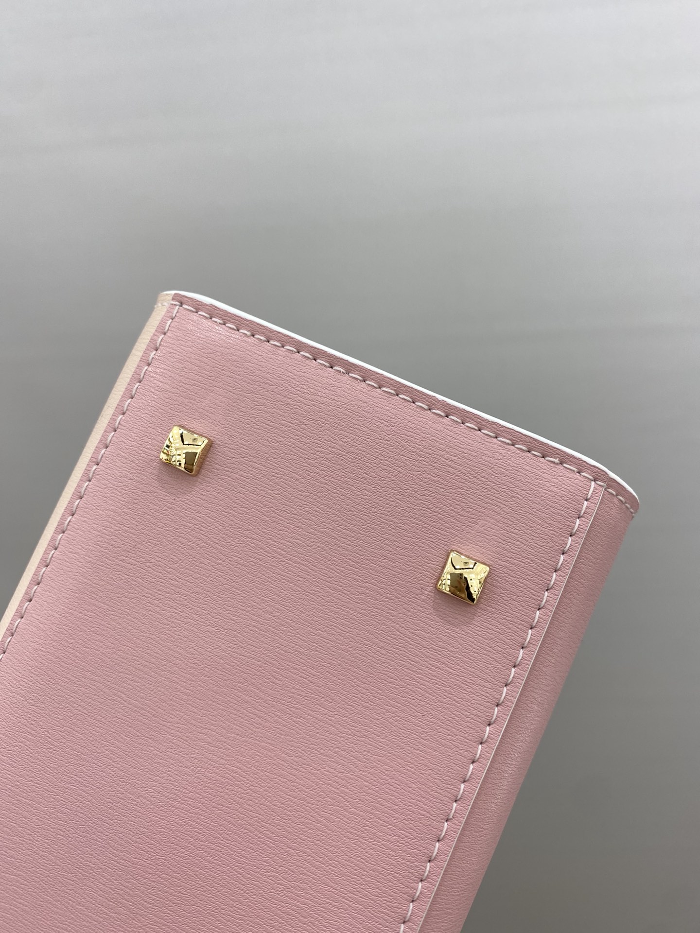 델보 톰페트 PM 백 포에버 로즈